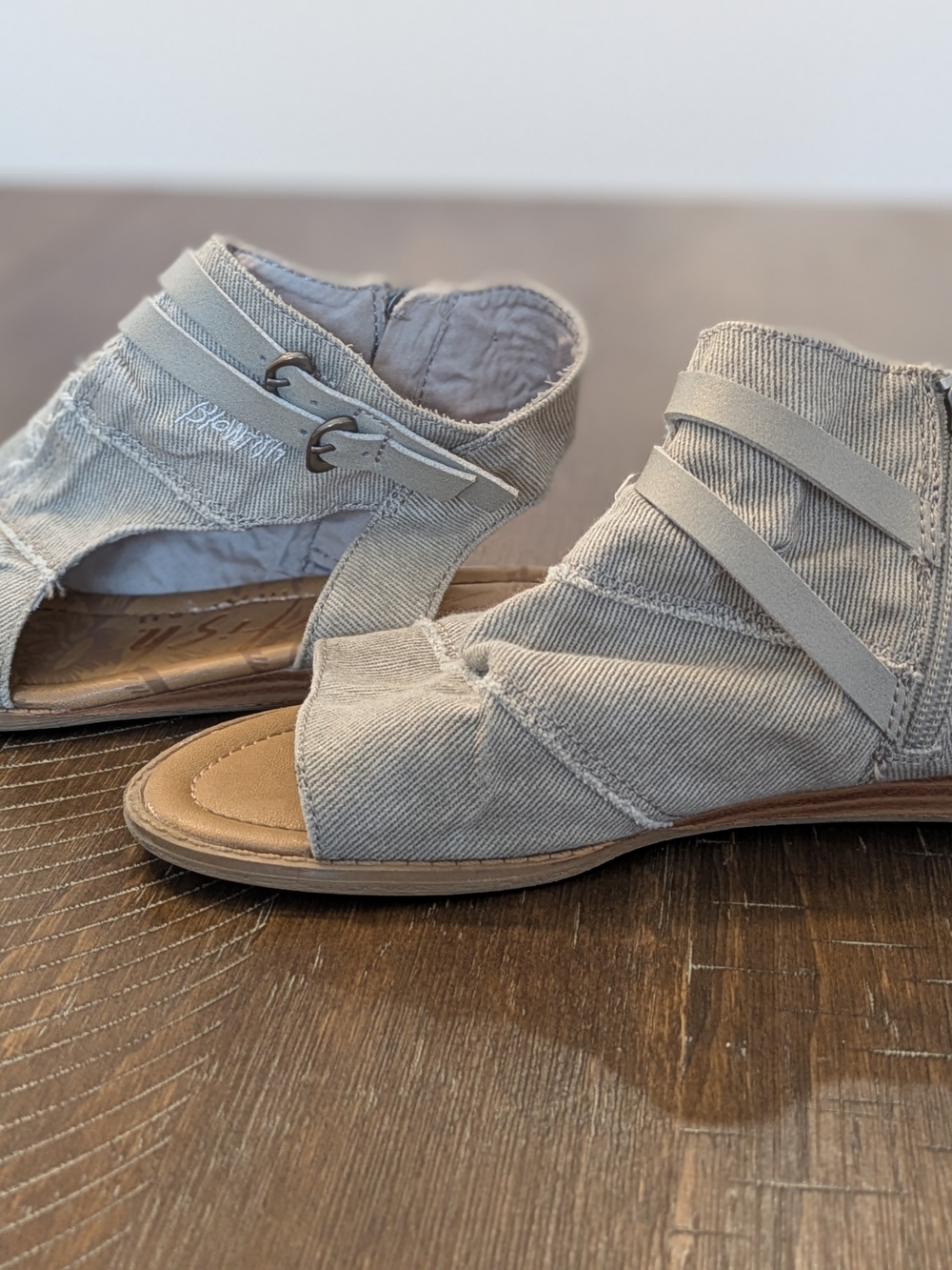Blowfish Taupe Open-Toe Crossover Strap Sandals